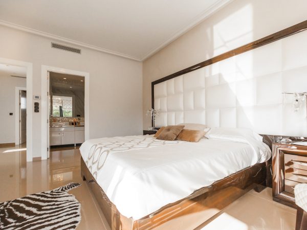 servicios de limpieza de 2ª viviendas y alquileres turísticos clean and chill ibiza